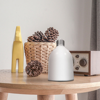 Lampe tactile LED blanche au design mosquée, lecteur numérique Coran, haut-parleur islamique portable en plastique – Vente en gros