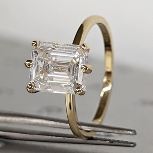 Anello di Fidanzamento in <span class=keywords><strong>Oro</strong></span> Massiccio 14k/18k con <span class=keywords><strong>Diamante</strong></span> Taglio Smeraldo Certificato HPHT IGI per Donne - Product Image 1