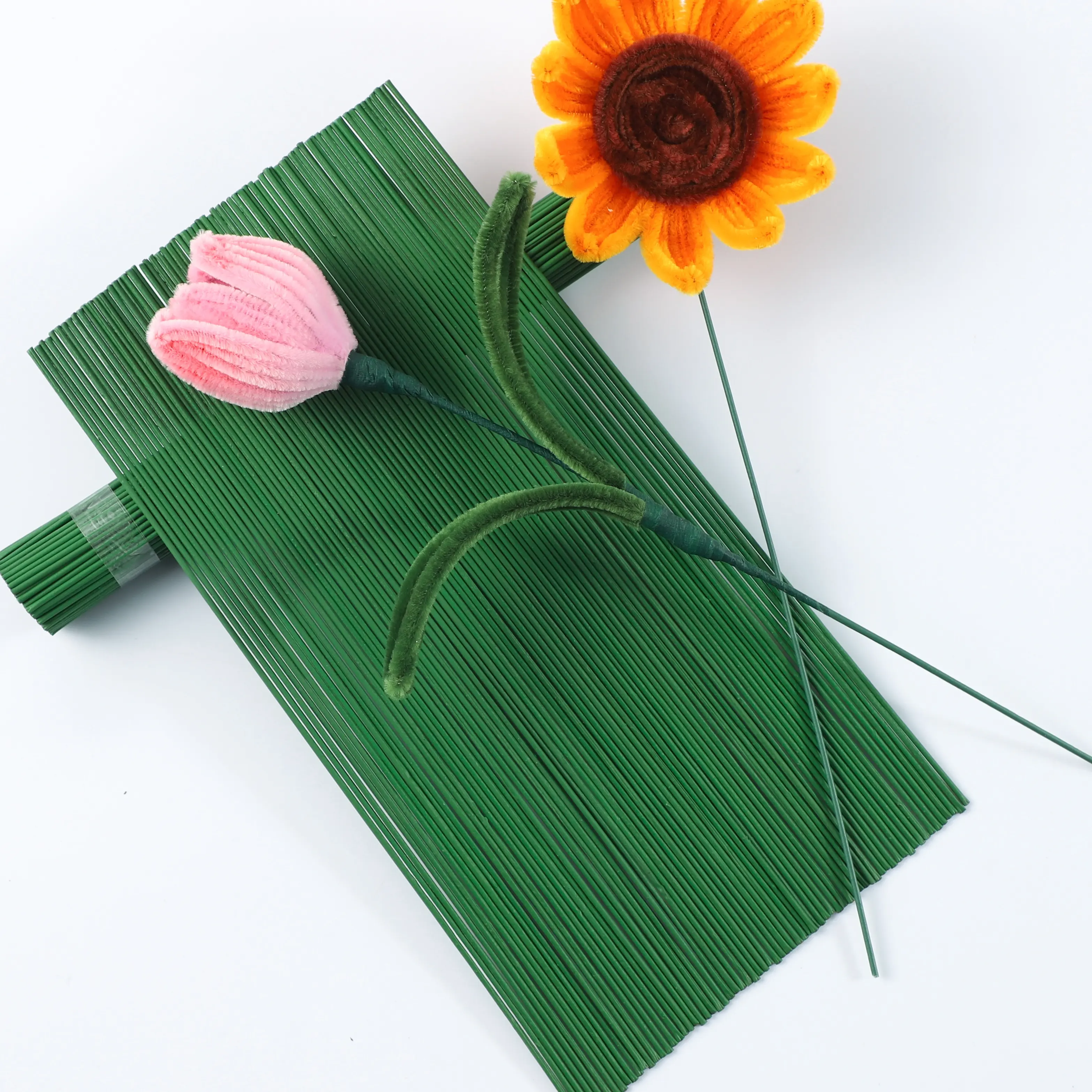 מכירה חמה סיטונאי גבעולים פרחים דקורטיביים חוט פרח ברזל בעבודת יד