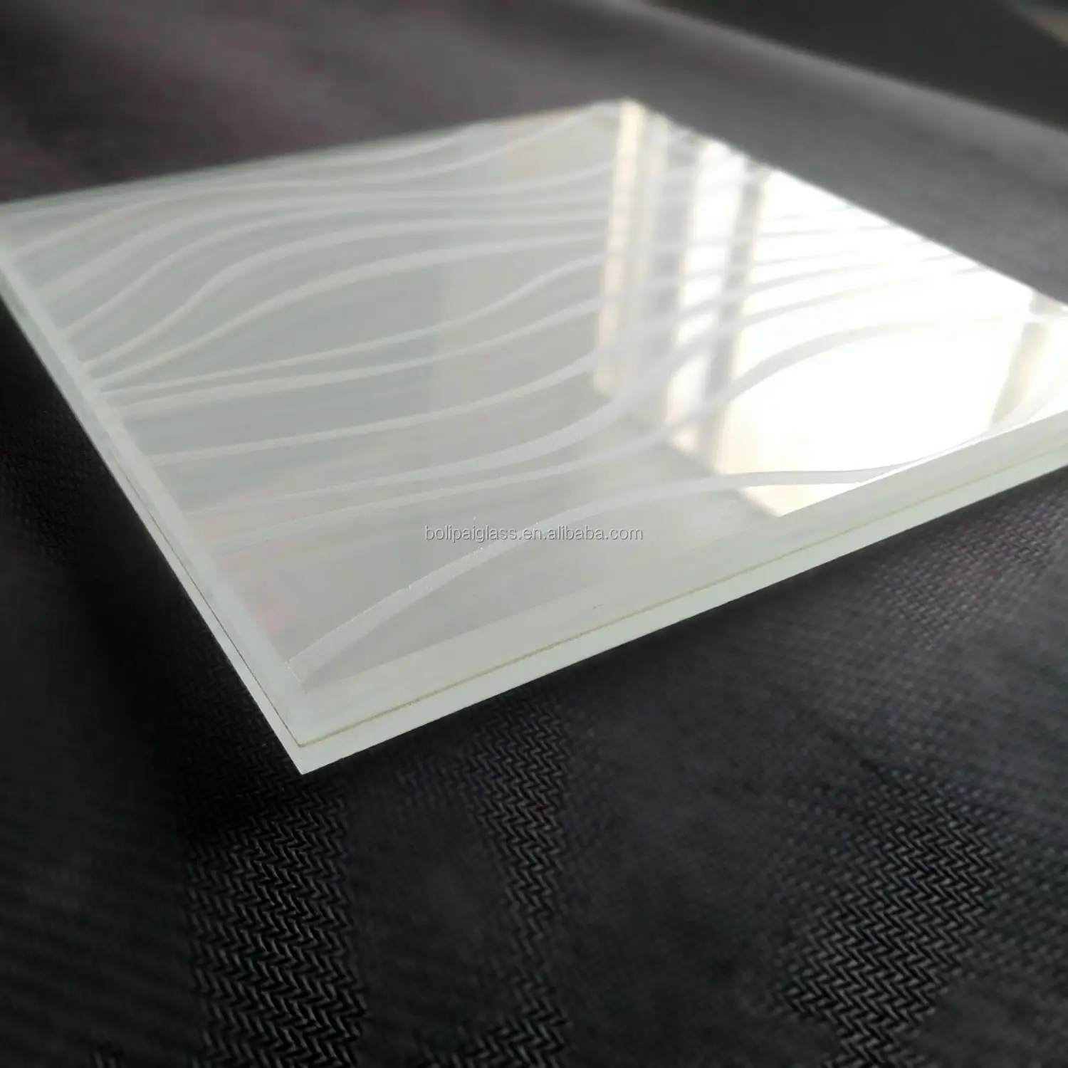 Мочно-белое матовое многослойное стекло, 6,38 мм