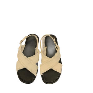 Calzature da donna popolari belle scarpe di tela bianche da donna all'ingrosso nuovo Design Sneaker scarpe Casual alte con suola in gomma - Product Image 1