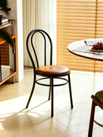 Chaise de salle à manger empilable haut de gamme en fer forgé, style médiéval d'inspiration française, avec dossier, mobilier de maison