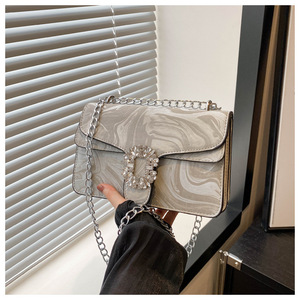 <span class=keywords><strong>Sac</strong></span> Tendance 2026 – Magnifique <span class=keywords><strong>Sac</strong></span> Bandoulière <span class=keywords><strong>Carré</strong></span> pour Femme, Style Western, Couleur Unie, Chaîne Diamantée, Distinctif - Product Image 6