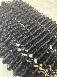 Lots de <span class=keywords><strong>Cheveux</strong></span> Naturels Bouclés Profonds en Gros, Extensions Vietnamiennes, Perruques en <span class=keywords><strong>Cheveux</strong></span> Humains, <span class=keywords><strong>Cheveux</strong></span> Vierges à Cuticules Alignées - Product Image 4