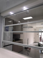 Ventanas Modernas de Aluminio de Una Sola Hoja con Deslizamiento Vertical sin Riel Inferior, Aislamiento Térmico para Apartamento