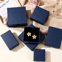 Boîte cadeau en gros personnalisée pour bijoux, fabriquée en papier, pour colliers, bracelets, boucles d'oreilles, bagues, boîte personnalisée OEM
