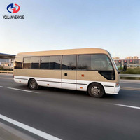 Mini-bus de transport d'occasion diesel de Chine, type Coaster, pour Toyota, avec sièges personnalisés et peinture sur mesure
