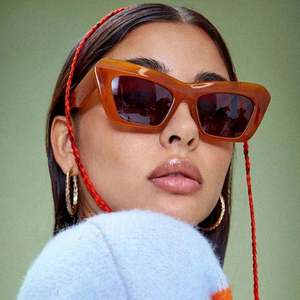 Gafas de Sol Cuadradas Retro de Moda 2022, Montura Grande, Protección UV400, Color Naranja, Estilo Ojo de Gato para Mujer - Product Image 1