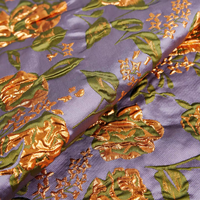 Kain Jacquard Bermotif Bunga Elegan dengan Sentuhan Emas Metalik, Sempurna untuk Pakaian Pengantin dan Desainer