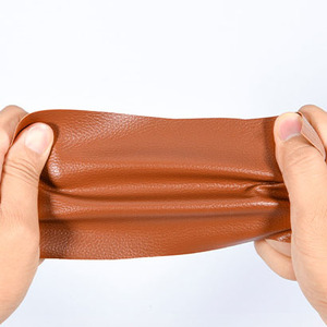 Usine directe 0.8mm épaissir gaufrage Litchi <span class=keywords><strong>canapé</strong></span> Faux <span class=keywords><strong>cuir</strong></span> réparation Patch PVC <span class=keywords><strong>cuir</strong></span> auto-adhésif pour la réparation de chaise de <span class=keywords><strong>canapé</strong></span> - Product Image 3