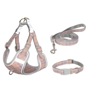 छोटे कुत्तों के लिए समायोज्य एंटी-एस्केप कुत्ते के लिए नए प्लेड शैली पालतू कुत्ते पट्टा चिपकी सुविधा और रिबन सजावट के साथ - Product Image 3