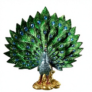 Estatua de Resina de Pavo Real de Lujo, Escultura Verde de 34 cm, Adorno para el Hogar, Hotel, Mueble de TV - Product Image 1