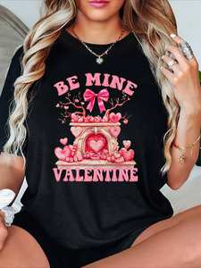 T-shirt Nera da Donna per San Valentino con Cuori Rosa, Girocollo, in Cotone Elasticizzato, Manica Corta, Stampa Grafica, Casual ed Elegante per Ogni Giorno - Product Image 3