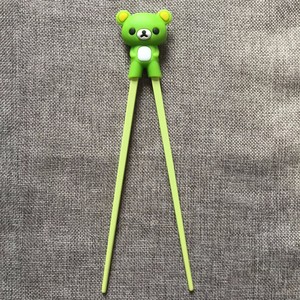 <span class=keywords><strong>Palillos</strong></span> <span class=keywords><strong>Chinos</strong></span> para Niños QY, Regalos para Aprender a Usar <span class=keywords><strong>Palillos</strong></span>, Multicolores, Lindos, con Diseño <span class=keywords><strong>de</strong></span> Panda y Gatos, <span class=keywords><strong>Palillos</strong></span> <span class=keywords><strong>de</strong></span> Entrenamiento - Product Image 4