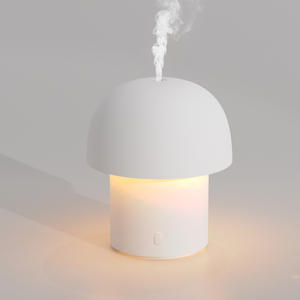 Difusor de aroma con forma de hongo, humidificador de escritorio mini con luz LED alimentado por USB de 160ml, portátil para dormitorio con acabado de grano de madera - Product Image 3