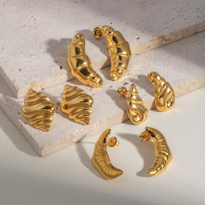 Pendientes de Botón de Concha Minimalistas y Modernos de Acero Inoxidable con Baño de Oro de 14K, Duraderos y Resistentes al Deslustre, para Mujer, Ideales para Fiestas - Product Image 1