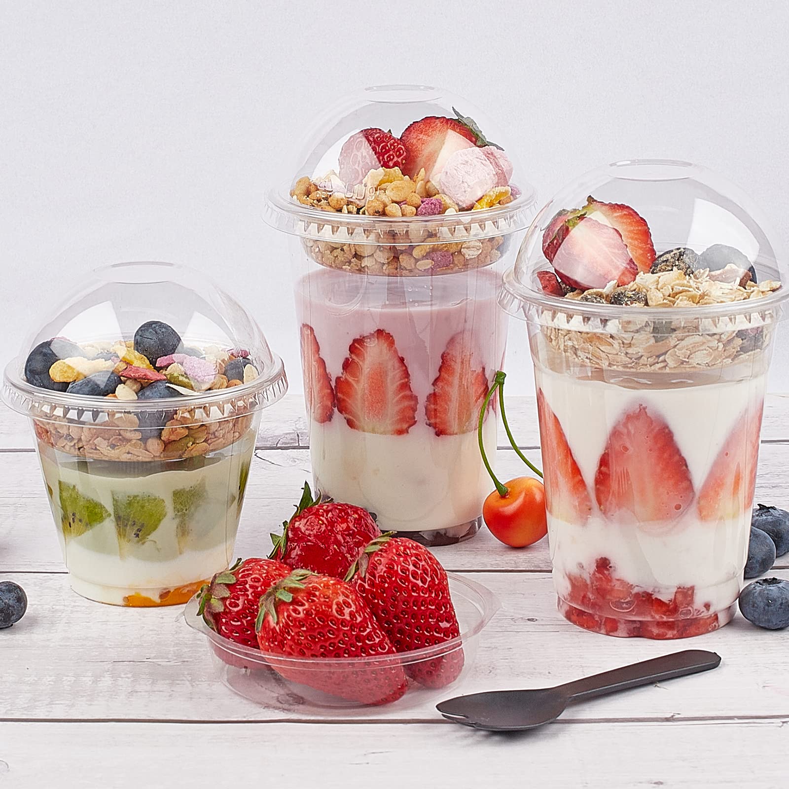 Vente en gros Gobelets froids parfaits en plastique PET transparent personnalisés Gobelets à yaourt et dessert aux fruits avec insert et couvercles