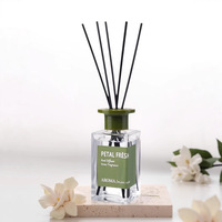 Grossiste Parfum Huile Essentielle Désodorisant de luxe Rotin Bâton Bouteille en verre Parfum d'intérieur Arôme Marque privée Diffuseur de roseaux