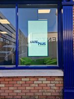 55 pouces Ultra-mince 3000 nits fenêtre haute luminosité écran de signalisation numérique affichage de qualité léger pour une utilisation en intérieur