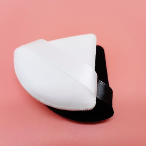 Houppette triangulaire en forme d'éventail en coton à poils courts pour poudre libre et outils de maquillage - Product Image 3