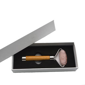 Nuovo Rullo <span class=keywords><strong>di</strong></span> <span class=keywords><strong>Giada</strong></span> in Quarzo Rosa e <span class=keywords><strong>Gua</strong></span> <span class=keywords><strong>Sha</strong></span> in Legno, Strumento Naturale per Massaggi Corpo e Viso, Kit per la Cura della Salute e il Benessere - Product Image 2