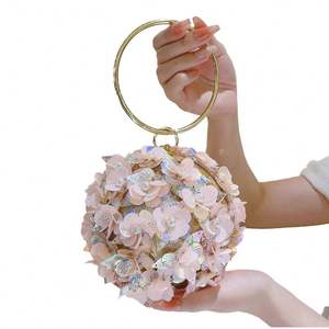 Bolso de mano femenino de satén entrecruzado, ideal para ocasiones formales como fiestas y eventos, con correa cruzada. - Product Image 4