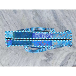 Sac fourre-tout en soie matelassé vintage fait main indien, style bohème unique, sac attrayant pour transporter les essentiels pour l'été - Product Image 6