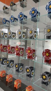 Supror Factory ODM OEM Worm Gearbox RV/SRV/NRV <span class=keywords><strong>Reductor</strong></span> de velocidad <span class=keywords><strong>con</strong></span> servomotor Transmisión <span class=keywords><strong>Reductor</strong></span> de velocidad montado en el <span class=keywords><strong>eje</strong></span> del engranaje - Product Image 6