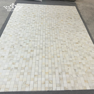 Mosaïque murale pleine hauteur en marbre Calacatta Oro GOLDTOP anti-décoloration, polie et affinée, pour dressing de suite d'hôtel - Product Image 1