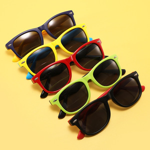 แว่นกันแดดซิลิโคนสำหรับเด็ก Conchen ป้องกันรังสียูวี 400 เลนส์โพลาไรซ์ TAC สำหรับเด็กผู้ชายและเด็กผู้หญิง ป้องกันแสงแดด แฟชั่นสำหรับการเดินทาง - Product Image 5