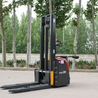 Gerbeur électrique 2 tonnes, batterie lithium 48V, design compact pour entrepôt à allées étroites, empilage de palettes