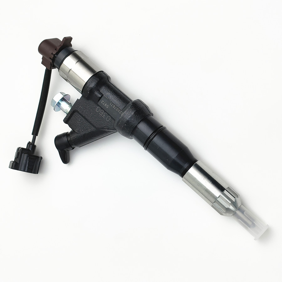 Common Rail Injector 095000-5972 Diesel Injector 23670-E0360 for HINO