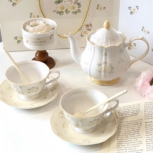 Service à thé et café vintage européen en céramique avec motif camélia, comprenant tasse, soucoupe et théière, coffret cadeau pour 2 personnes - Product Image 5