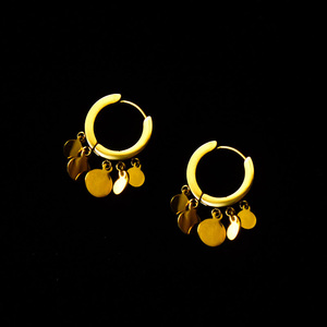 أقراط دائرية متعددة من الفولاذ المقاوم للصدأ المطلي بالذهب بتصميم عصري جديد للنساء - Product Image 2