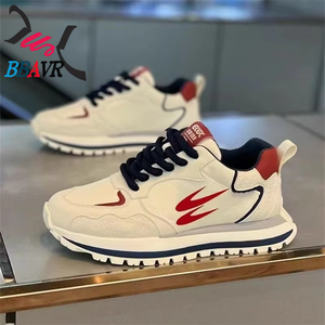 Baskets blanches tendance pour hommes, style décontracté printanier, avec plateforme antidérapante et doublure en maille, idéales pour les étudiants - Product Image 4