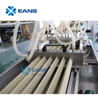 Ligne de Production de garnitures de carreaux en PVC/Machine de fabrication de coins en plastique
