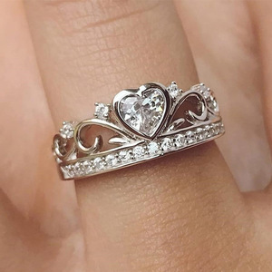 T0783 Anello da Donna in Oro Bianco con Diamante Taglio a Cuore, Anello di Fidanzamento con Diamante Naturale Colore G e Pietre Laterali - Product Image 1