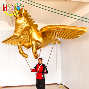 Costume Gonfiabile da Cavallo Dorato con Ali per Parate - Product Image 1