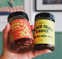 Stoples Penyimpanan Makanan Kosong untuk Saus Madu 220ml Botol Kaca Transparan Ramping Tinggi Berdinding Lurus dengan Tutup Logam