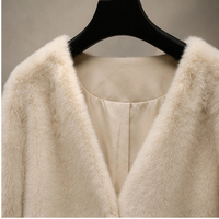 Manteau court d'hiver pour femme en fausse fourrure de vison, col en V, sans col, poches matelassées, ouverture frontale, 100 % polyester, doux et moelleux