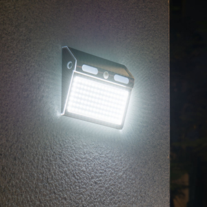 ไฟติดผนังโซลาร์เซลล์กันน้ำ IP65 พร้อมเซ็นเซอร์ตรวจจับความเคลื่อนไหว ไฟ LED สวนกลางแจ้ง แสงสีวอร์มไวท์ สำหรับวิลล่า ลานบ้าน ระเบียง - Product Image 2