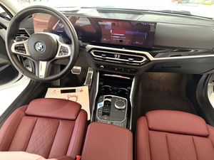 Voiture d'occasion - Modèle 2022, <span class=keywords><strong>BMW</strong></span> I3 <span class=keywords><strong>EDrive</strong></span> 35L, Transmission automatique, Version purement électrique - Product Image 5