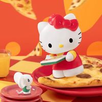 Venta al por mayor: 100% auténtico, 6 piezas/set de la serie Hello Kittyed Pizza Shop Diary, figuras de dibujos animados de PVC en caja sorpresa, adornos de escritorio.