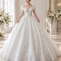 Robe de mariée de luxe style princesse avec dentelle exquise et perles, manches courtes, dos lacé, élégante robe de mariée de style français