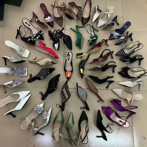 Tacchi alti da donna sandali da <span class=keywords><strong>sposa</strong></span> <span class=keywords><strong>tacco</strong></span> alto da donna moda estiva a punta misto <span class=keywords><strong>tacco</strong></span> <span class=keywords><strong>basso</strong></span> <span class=keywords><strong>scarpe</strong></span> Stock all'ingrosso - Product Image 1