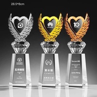 Trophées personnalisés en résine dorée, argentée, bronze, en forme de cœur, en verre cristal
