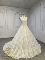 Robe de mariée QUEENSGOWN moderne à col carré, taille cintrée, broderies perlées, dentelle, coupe trapèze avec dos corset
