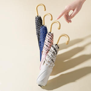 Parapluie pliant de style japonais, 3 sections, manche en bois, armature en aluminium, ouverture manuelle, double usage soleil et pluie, parapluies légers - Product Image 1