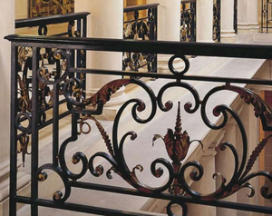 Rampe de balcon en fer forgé de luxe, design festonné orné, garde-corps métallique, clôture décorative pour escalier intérieur de villa - Product Image 2