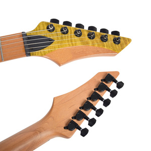 Guitare la plus vendue avec plusieurs panneaux de couleur, finition peinte, petit pont vibrato à double bras et interrupteur à 5 positions - Product Image 6